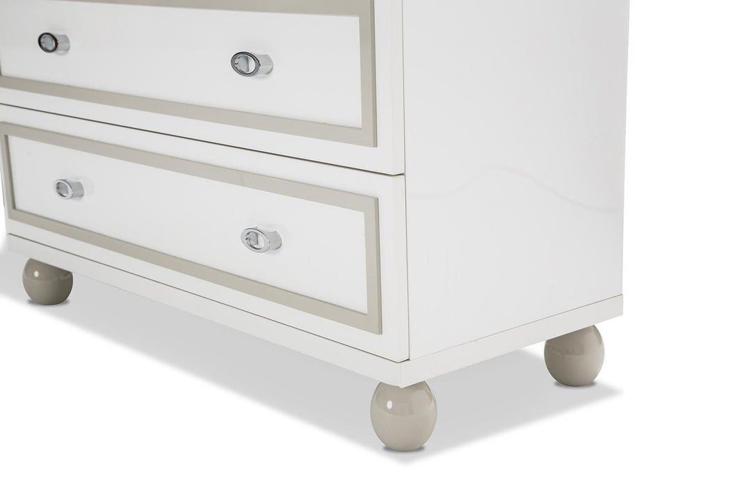 Sky Tower 7 Drawer Chest in White Cloud