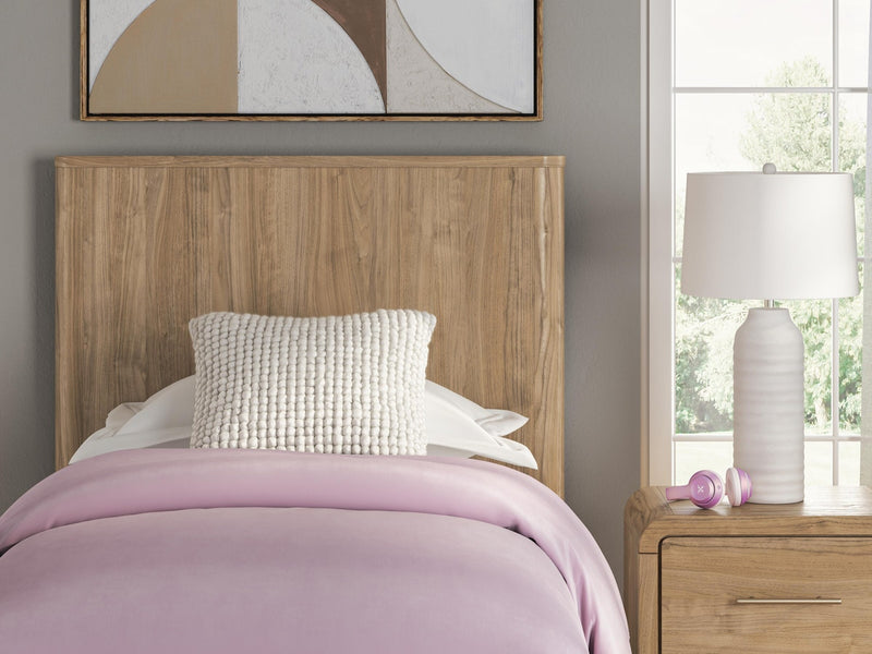 gramburg-twin-panel-platform-bed-9
