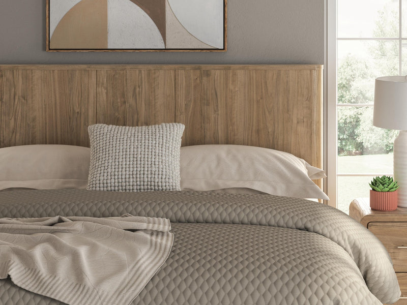 gramburg-king-panel-bed-9