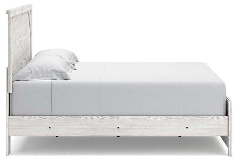 gerridan-king-panel-bed-chest-and-nightstand-11