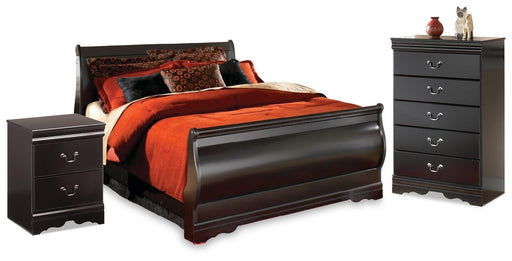 huey-vineyard-full-sleigh-bed-chest-and-nightstand-1