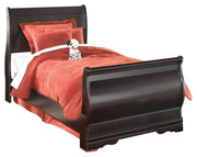 huey-vineyard-full-sleigh-bed-with-dresser-and-mirror-3