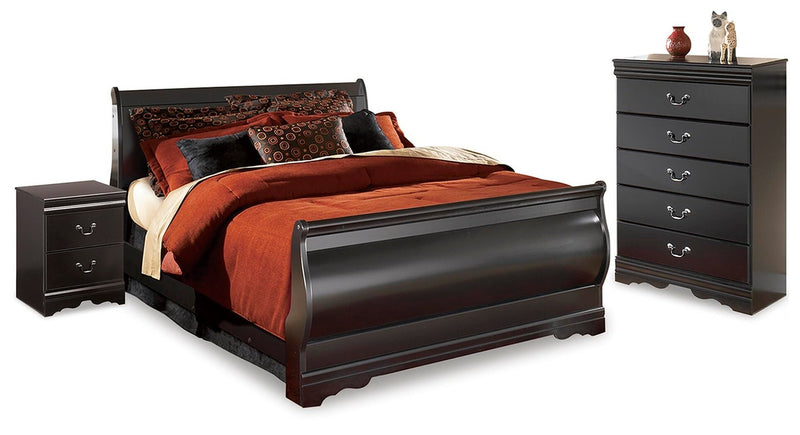 huey-vineyard-full-sleigh-bed-chest-and-2-nightstands-1