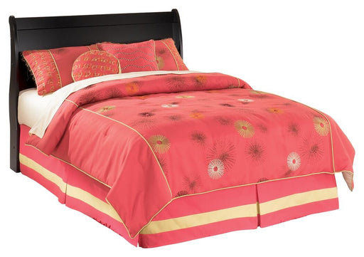 huey-vineyard-full-sleigh-headboard-chest-and-nightstand-2