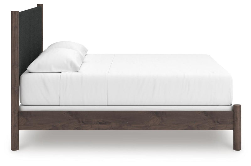 pamytta-king-upholstered-panel-bed-5