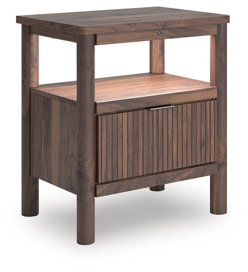 pamytta-queen-panel-bed-dresser-mirror-and-nightstand-17