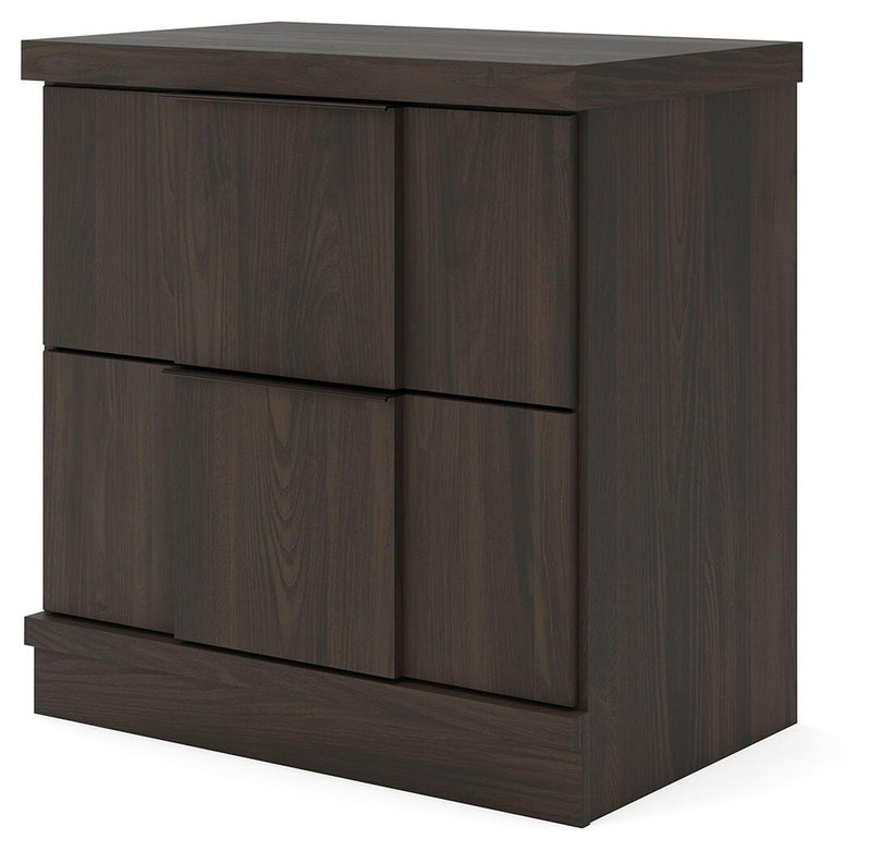 shaehartin-king-panel-bed-dresser-mirror-and-nightstand-18