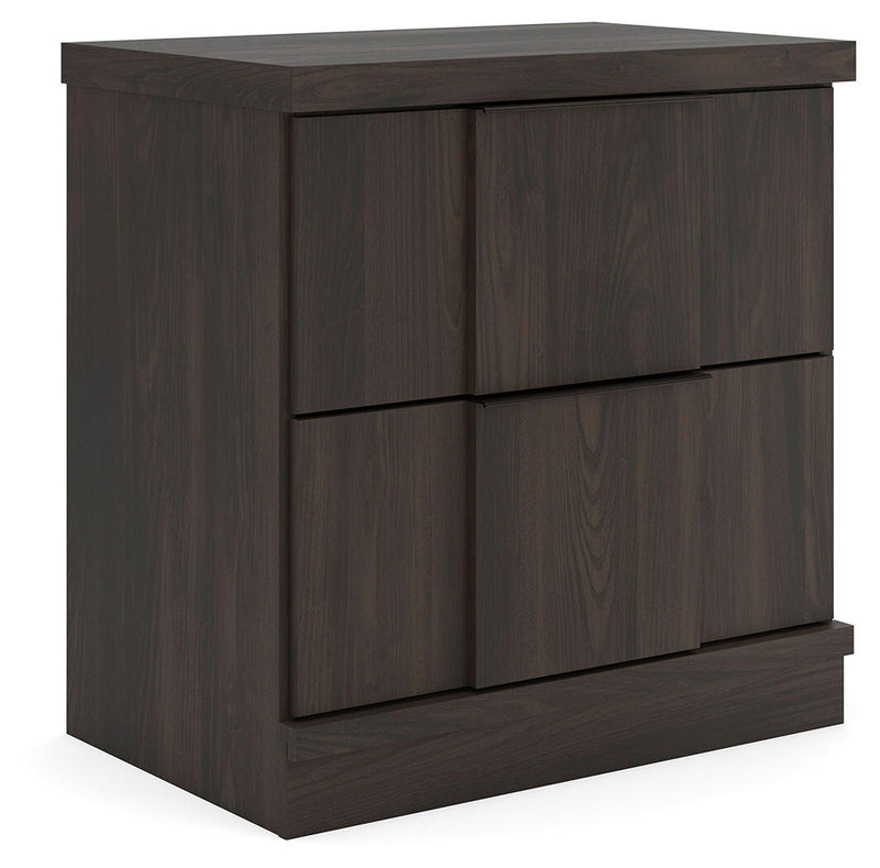 shaehartin-king-panel-bed-dresser-mirror-and-nightstand-16