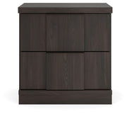 shaehartin-king-panel-bed-dresser-mirror-and-nightstand-20