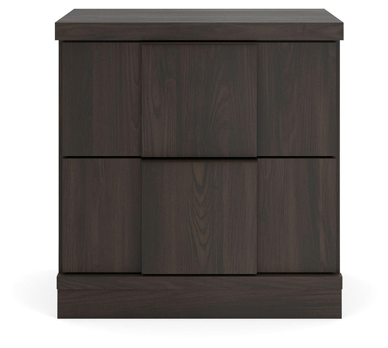 shaehartin-king-panel-bed-dresser-mirror-and-nightstand-20