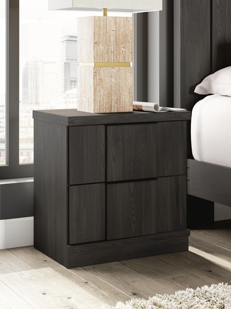 shaehartin-king-panel-bed-dresser-mirror-and-nightstand-17