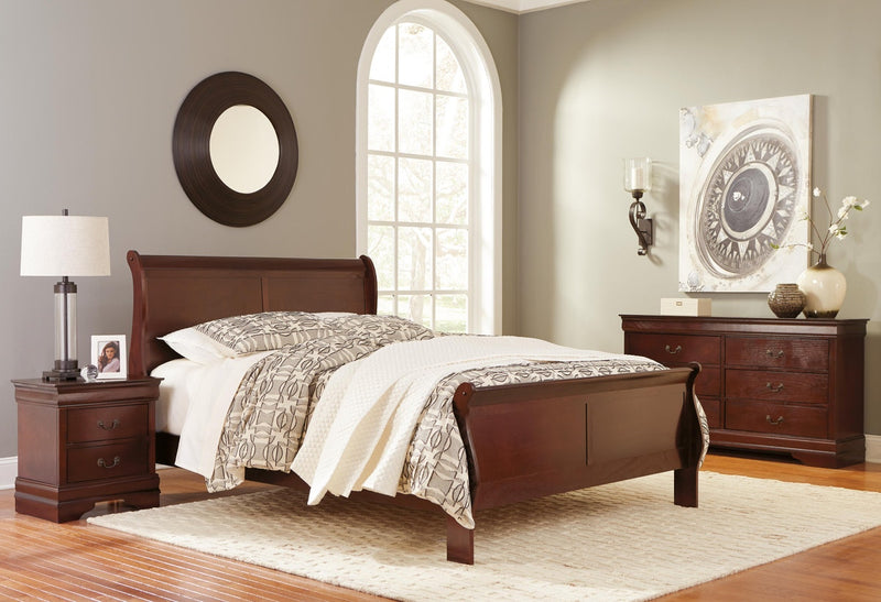 alisdair-queen-sleigh-bed-dresser-and-mirror-2
