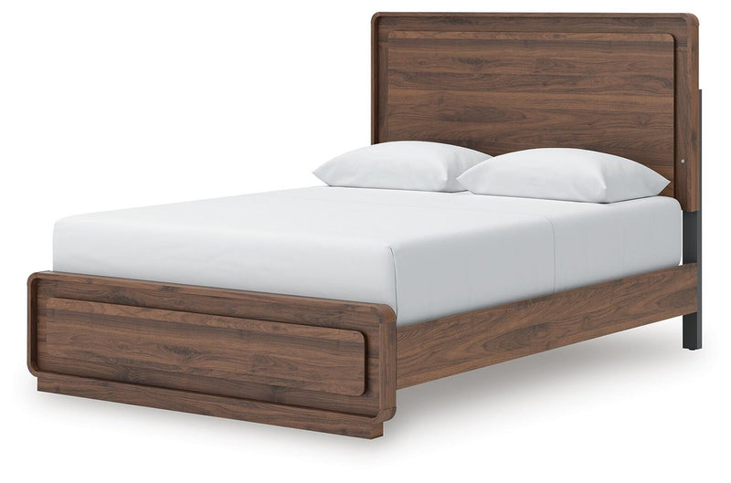 fortlorn-queen-panel-bed-and-dresser-14