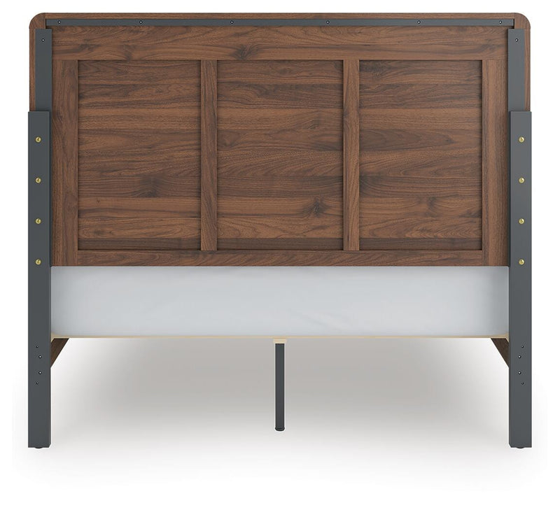 fortlorn-queen-panel-bed-and-dresser-12