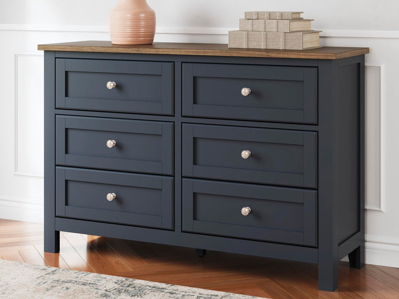 landocken-twin-panel-bed-dresser-chest-and-nightstand-31