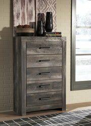 wynnlow-full-panel-bed-chest-and-nightstand-8