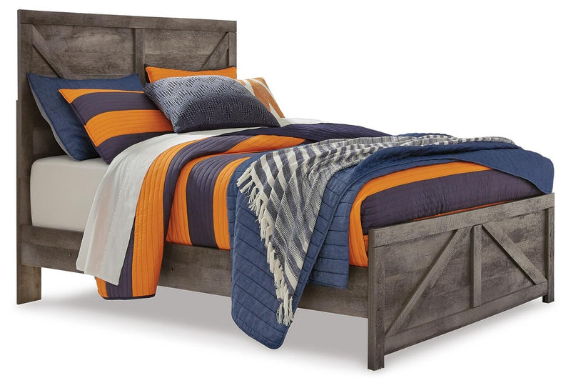 wynnlow-full-crossbuck-panel-bed-and-2-chests-3