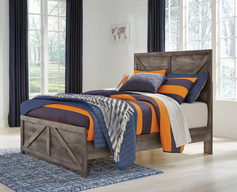 wynnlow-full-panel-bed-chest-and-nightstand-9