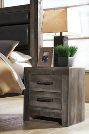 wynnlow-full-panel-bed-chest-and-nightstand-12