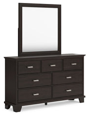 covetown-queen-panel-bed-dresser-mirror-chest-and-nightstand-3