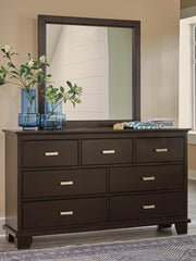 covetown-queen-panel-bed-dresser-and-mirror-9