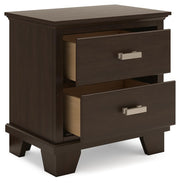 covetown-california-king-panel-bed-and-2-nightstands-7