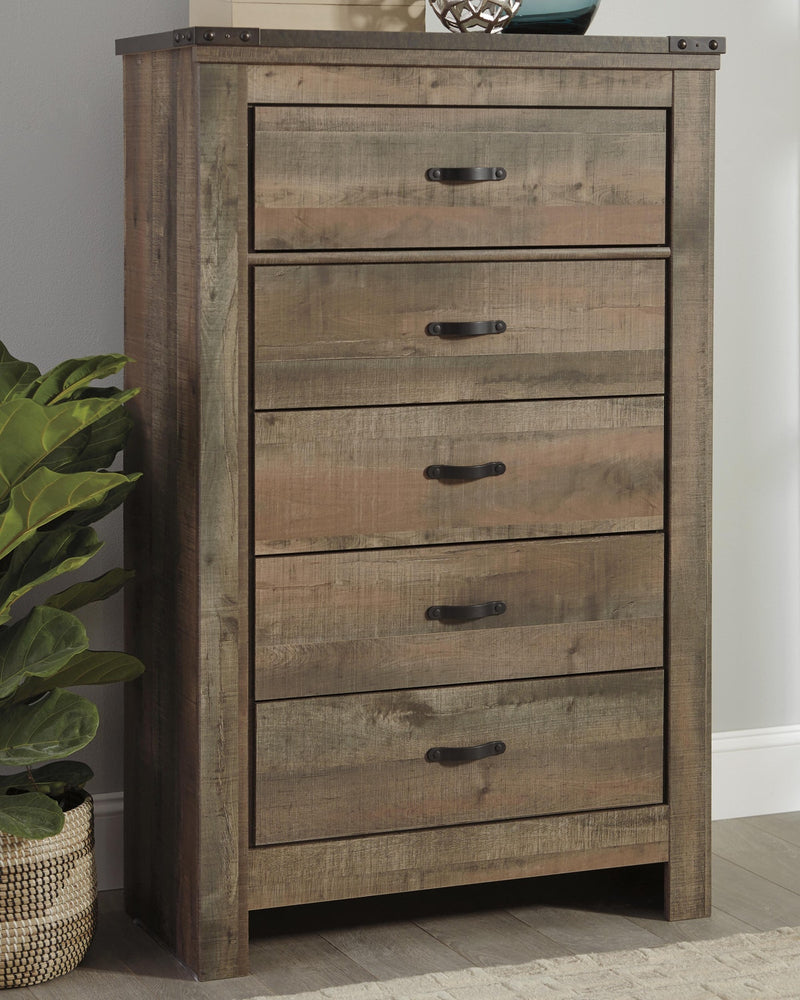trinell-queen-panel-bed-chest-and-2-nightstands-15