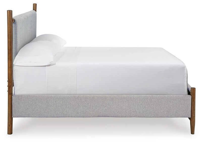 lyncott-king-upholstered-bed-chest-and-nightstand-8