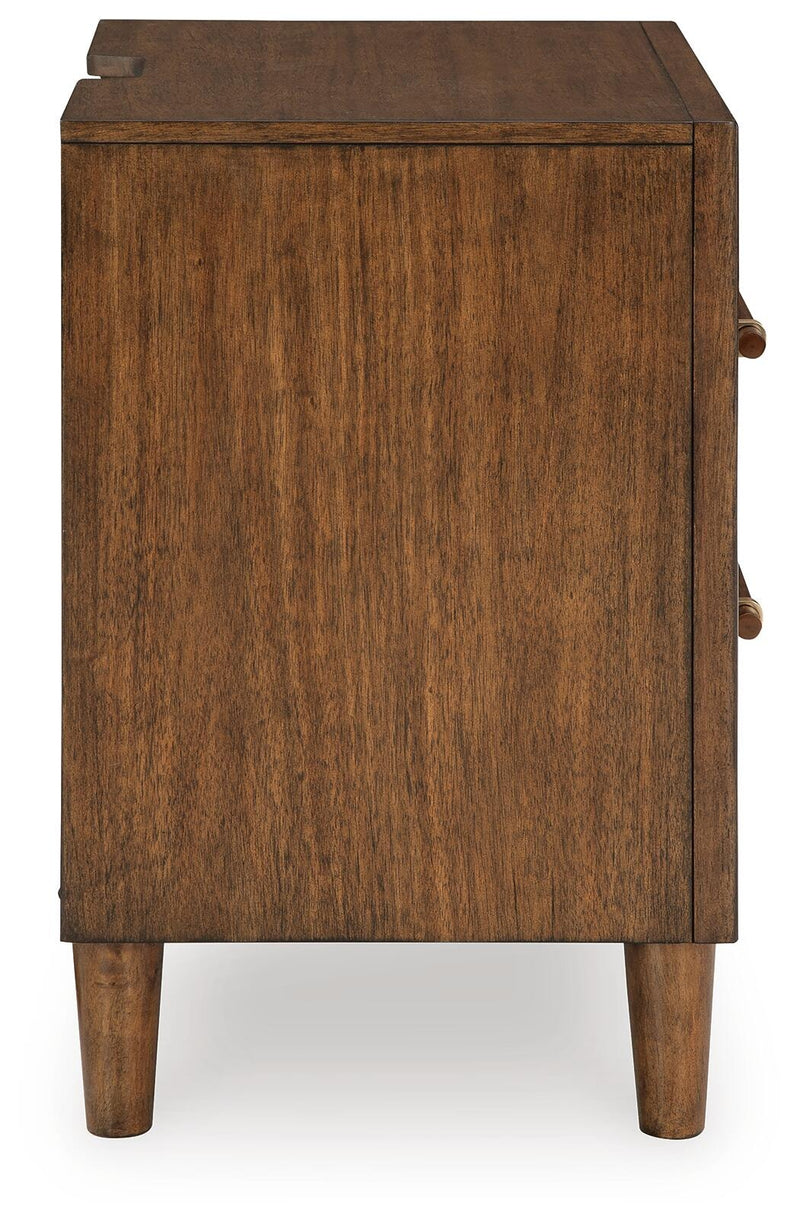 lyncott-king-upholstered-bed-chest-and-nightstand-12