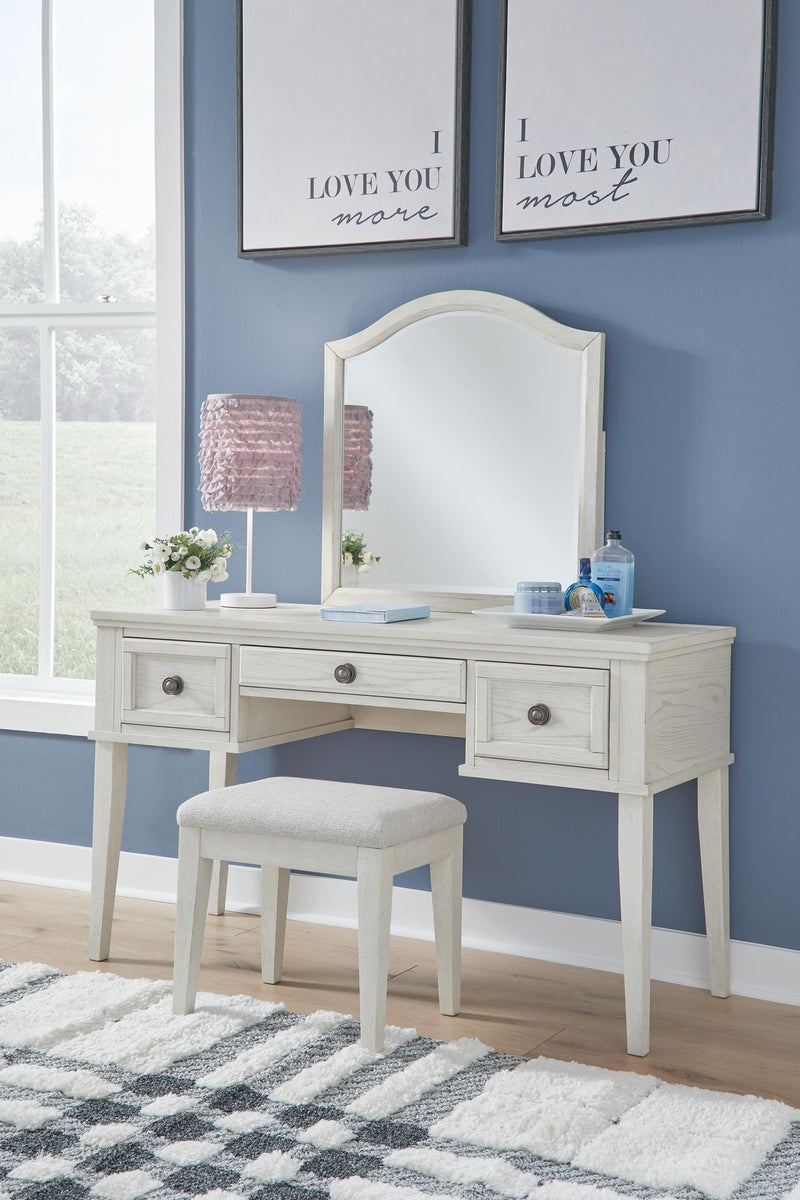 robbinsdale-mirrored-vanity-with-bench-1