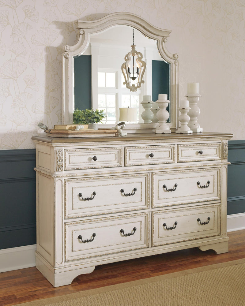 realyn-king-panel-bed-dresser-mirror-chest-and-2-nightstands-15