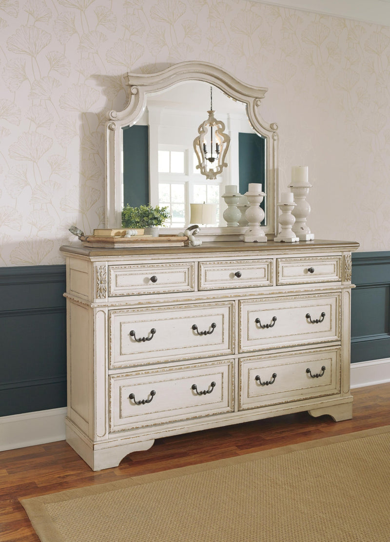 realyn-queen-panel-bed-dresser-mirror-and-2-nightstands-12
