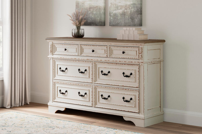 realyn-full-upholstered-panel-bed-and-dresser-8