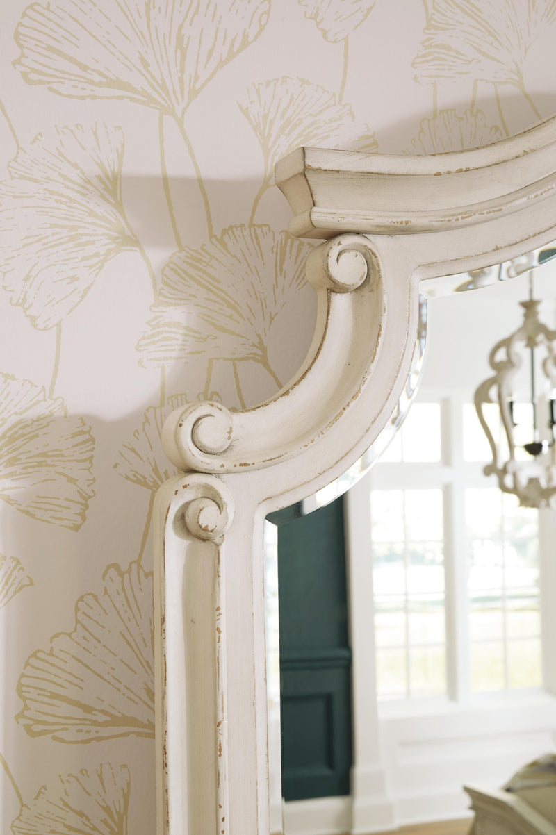 realyn-queen-storage-bed-dresser-and-mirror-10
