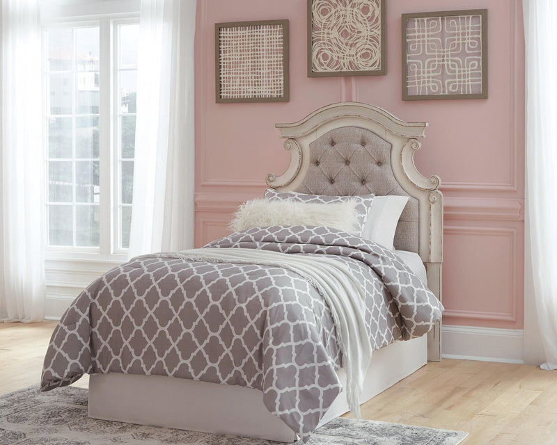 realyn-twin-upholstered-panel-headboard-3