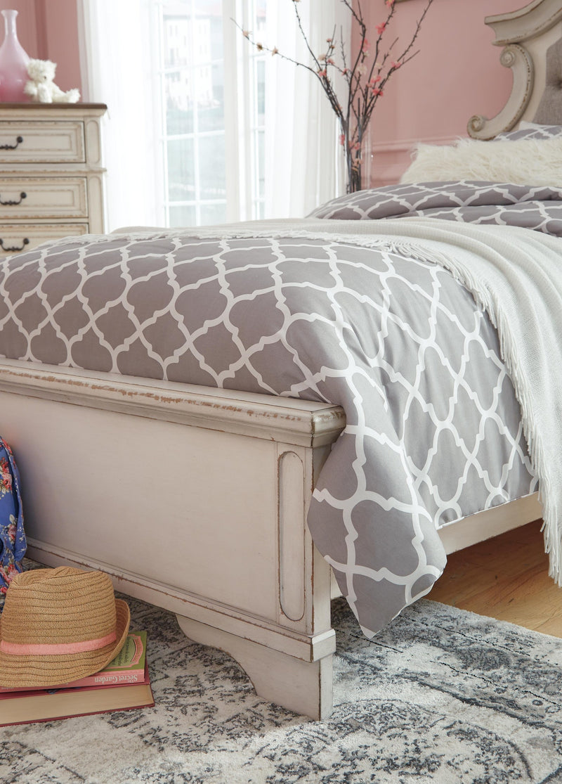 realyn-california-king-upholstered-panel-bed-5