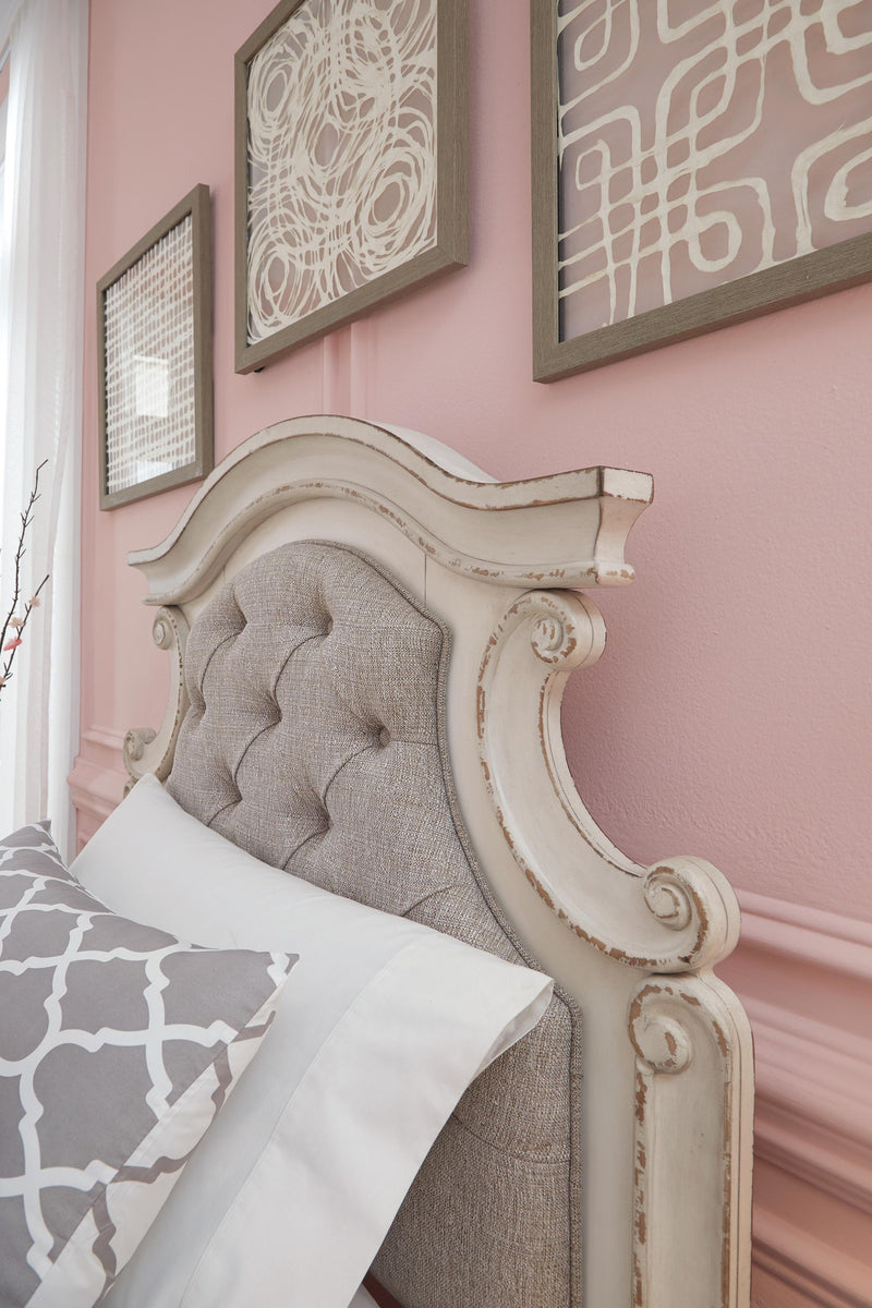 realyn-california-king-upholstered-panel-bed-3