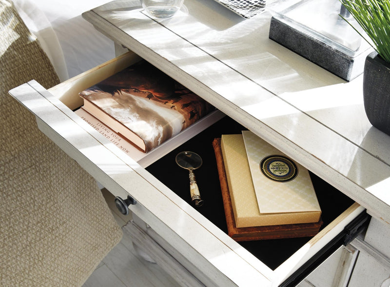 kanwyn-queen-panel-storage-bed-dresser-mirror-and-nightstand-17