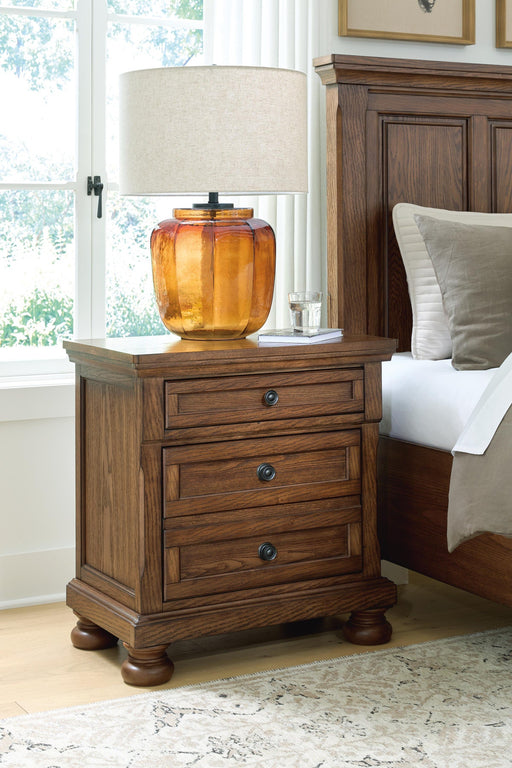 zackaryn-nightstand-2