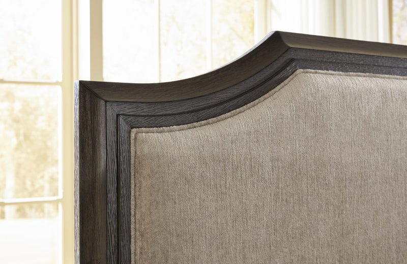wickenger-king-upholstered-panel-bed-6