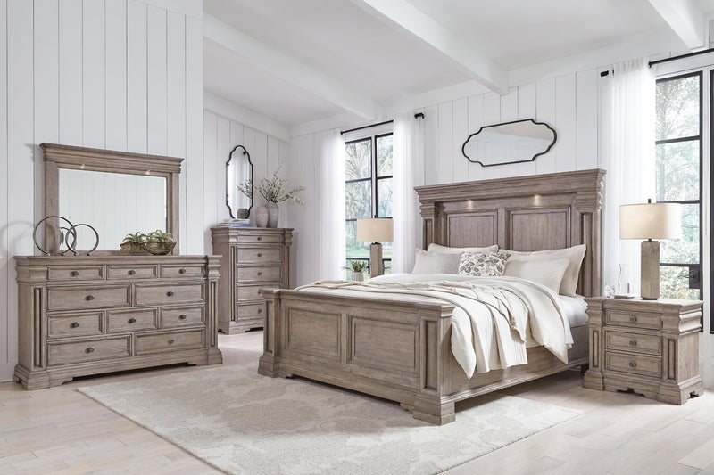 blairhurst-queen-panel-bed-dresser-and-mirror-8