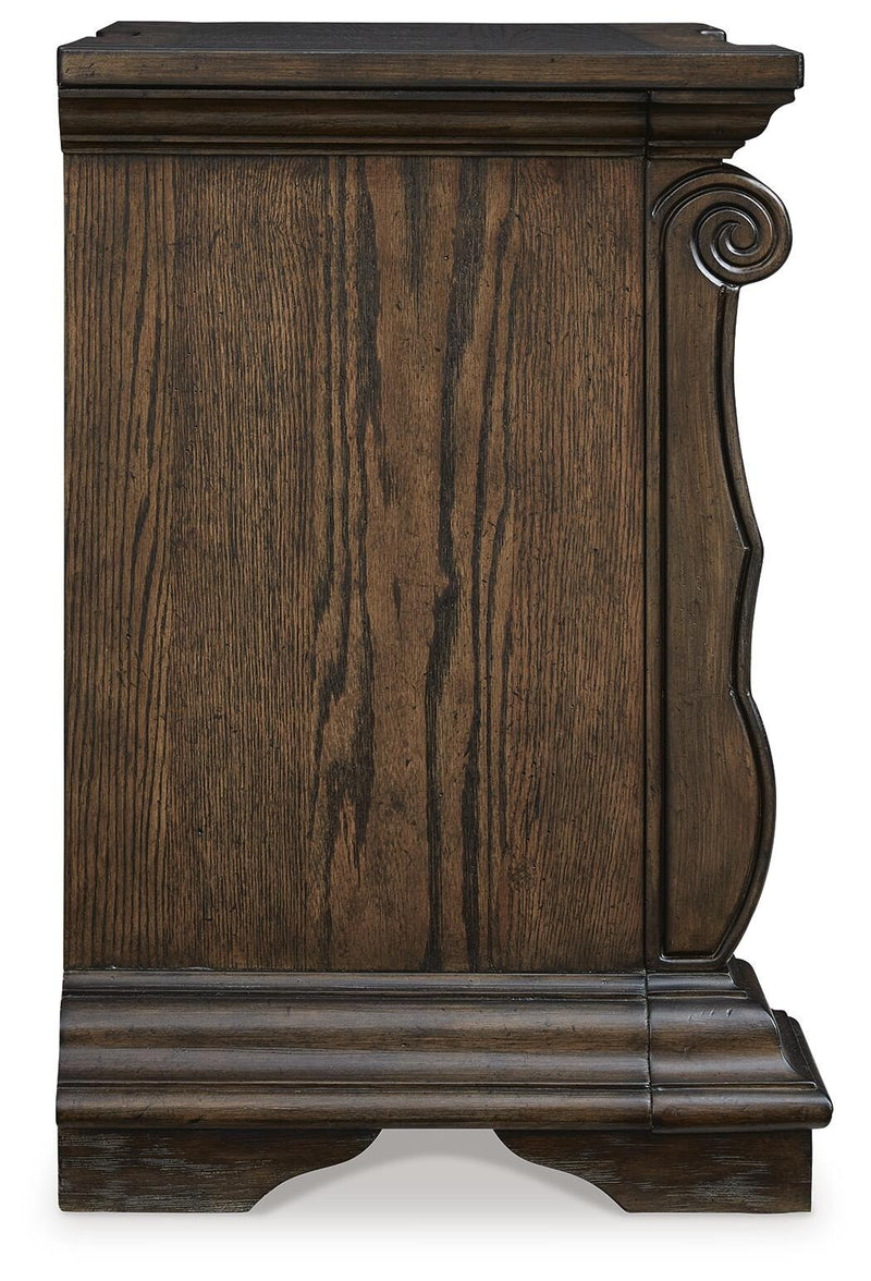 maylee-queen-upholstered-panel-bed-dresser-mirror-and-nightstand-11