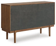 lyncott-dining-server-6