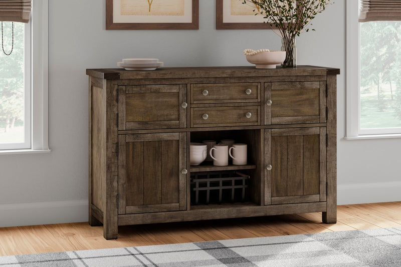 moriville-dining-server-2