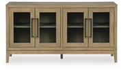 lasinger-dining-server-3