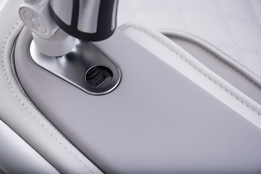 Qi XE Pro CZ-716-9696 Platinum