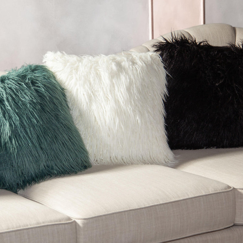 18" Square Accent Pillow by Diamond Sofa in White Dual-Sided Faux Fur - Furniture City (CA)l