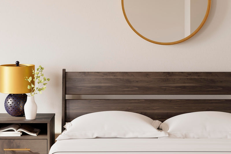 calverson-queen-panel-platform-bed-with-dresser-and-nightstand-23
