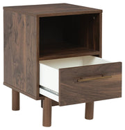 calverson-queen-panel-platform-bed-with-dresser-and-nightstand-16