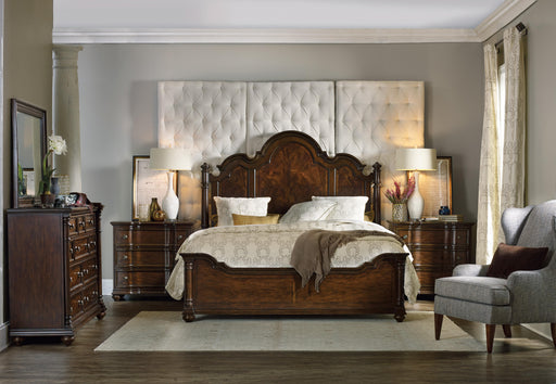 Leesburg Queen Poster Bed image